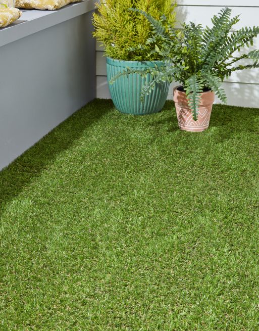 Bordeaux Artificial Grass