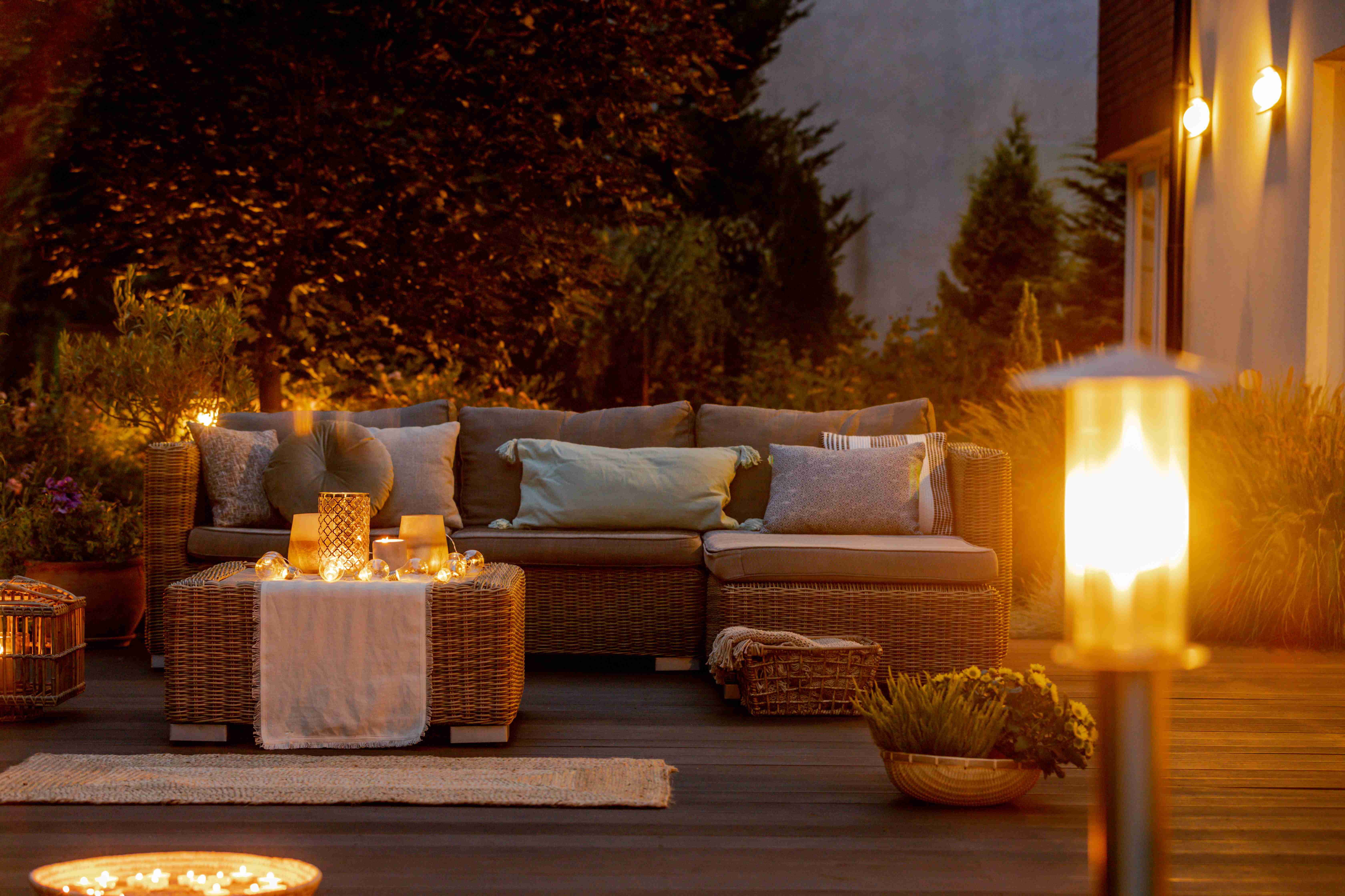 10 Fabulous Outdoor Lights For Your Garden 