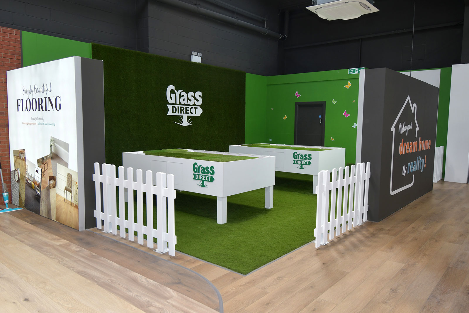 Grass Direct Bracknell Store Artificial Grass Tables